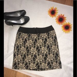 XXI Women’s Floral Lace lined Career Skirt